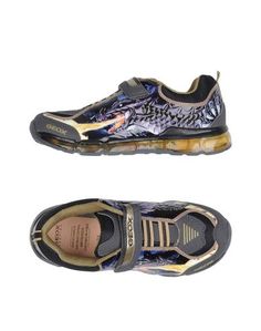 Низкие кеды и кроссовки Geox