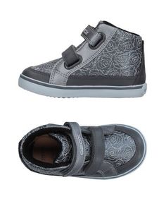 Низкие кеды и кроссовки Geox