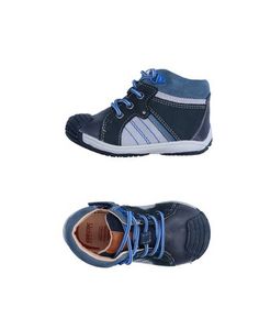 Низкие кеды и кроссовки Geox