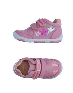 Низкие кеды и кроссовки Geox