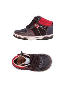 Низкие кеды и кроссовки Geox