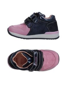 Низкие кеды и кроссовки Geox