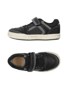 Низкие кеды и кроссовки Geox