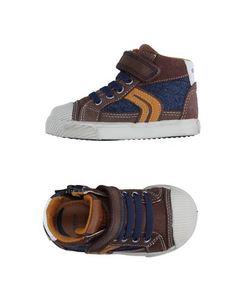 Низкие кеды и кроссовки Geox