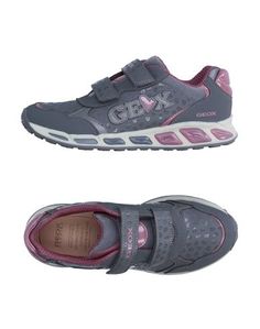 Низкие кеды и кроссовки Geox