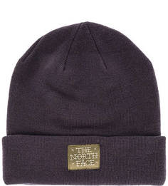 Фиолетовая шапка с логотипом бренда The North Face