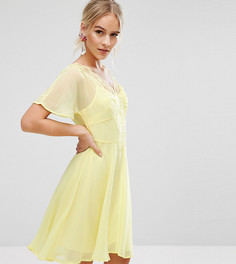 Приталенное платье с кружевной вставкой ASOS PETITE - Розовый