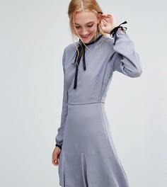 Короткое приталенное платье с контрастной завязкой на шее ASOS TALL - Синий