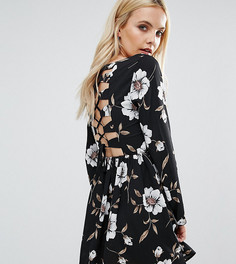 Платье с цветочным принтом и шнуровкой сзади Glamorous Petite - Мульти