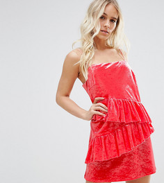 Бархатное платье с рюшами ASOS PETITE - Розовый