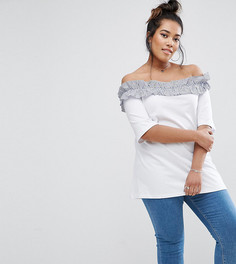 Футболка с оборкой в полоску и открытыми плечами ASOS CURVE - Кремовый