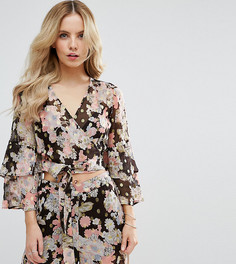 Мягкая блузка с оборками и цветочным принтом ASOS PETITE - Мульти