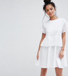 Короткое приталенное платье из хлопка с кружевной отделкой ASOS PETITE - Белый