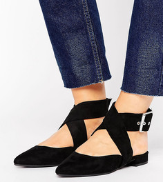 Остроносые туфли под замшу для широкой стопы с ремешком на щиколотке New Look - Черный