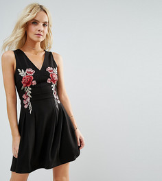 Короткое приталенное платье с вышитыми розами Parisian Petite - Черный
