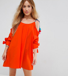 Сарафан с открытыми плечами и помпонами ASOS PETITE - Оранжевый