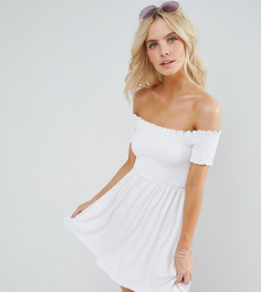 Легкое присборенное платье с открытыми плечами ASOS PETITE - Белый