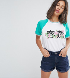 Футболка с контрастной отделкой и цветочным принтом ASOS PETITE - Белый