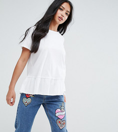 Футболка с оборкой по краю ASOS PETITE - Белый
