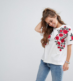 Футболка с цветочной вышивкой ASOS PETITE - Белый