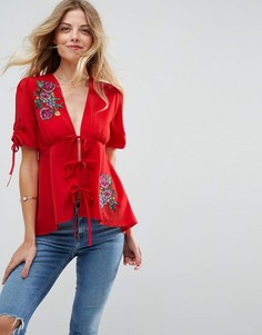 Блузка с вышивкой и завязками ASOS - Красный