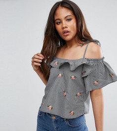 Топ в клеточку с открытыми плечами и оборкой New Look Tall - Черный