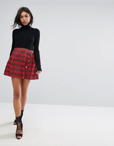 Мини-юбка в клетку тартан с запахом PrettyLittleThing - Красный