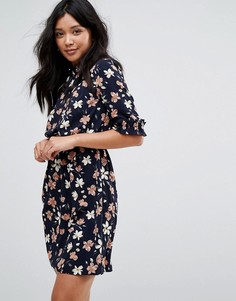 Чайное платье с цветочным принтом и оборками Boohoo - Темно-синий