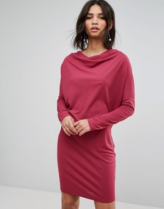 Платье-футляр из крепа с драпировкой и рукавами летучая мышь ASOS - Красный