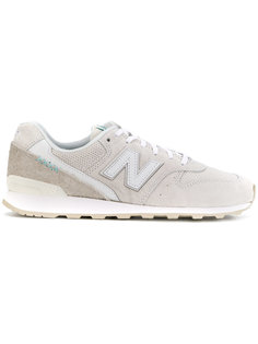 кроссовки на рифленой подошве New Balance
