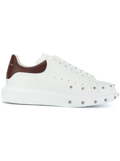 массивные кроссовки с заклепками Alexander McQueen