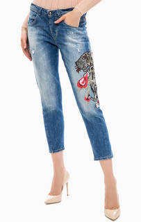 Укороченные джинсы с вышивкой Guess
