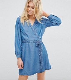 Платье мини с запахом из мягкого выбеленного денима ASOS PETITE - Синий