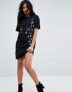 Трикотажное платье с вышитой сакурой ASOS - Черный