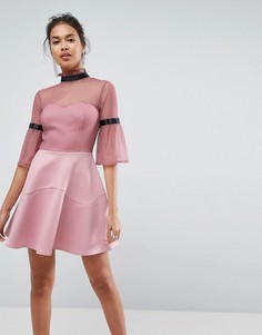 Короткое приталенное платье с высоким воротом и расклешенными рукавами ASOS - Розовый