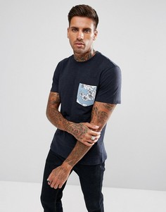 Темно-синяя футболка классического кроя с цветочным принтом на кармане Original Penguin - Темно-синий