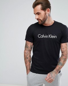 Черная футболка с круглым вырезом Calvin Klein - Черный