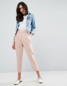 Суженные книзу брюки с завышенной талией и складками ASOS Tailored - Розовый