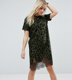 Платье-футболка с леопардовым принтом и кружевными вставками ASOS PETITE - Зеленый
