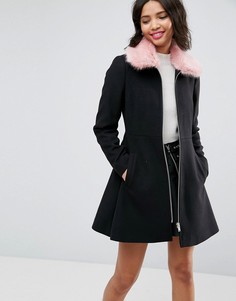 Приталенное пальто с розовым воротником из искусственного меха ASOS - Черный