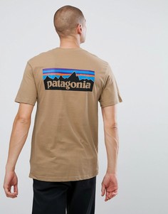 Бежевая футболка с принтом логотипа Patagonia - Бежевый