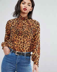 Блузка со звериным принтом и высоким воротником ASOS - Мульти
