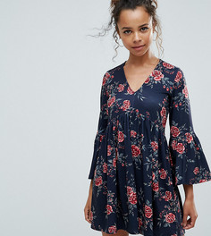 Свободное платье с V-образным вырезом и принтом роз ASOS PETITE - Мульти