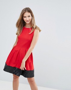 Приталенное платье с пайетками на подоле Closet - Красный
