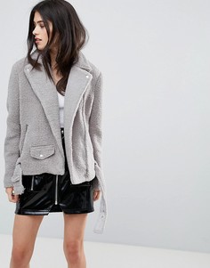 Серая байкерская куртка с искусственной овечьей шерстью Missguided - Серый