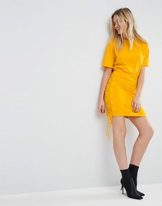 Платье-футболка мини со шнуровкой по бокам ASOS - Желтый