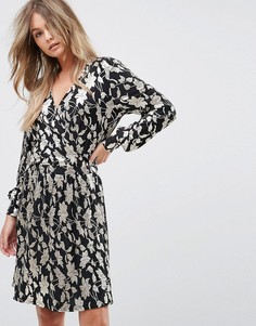 Платье с запахом и узором металлик Vero Moda - Мульти