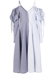 платье в стиле пэчворк с открытыми плечами  J.W.Anderson