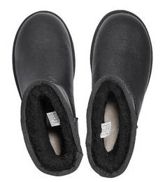 Черные зимние сапоги UGG Australia