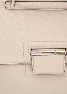 Кожаная однотонная сумка с короткой ручкой Furla